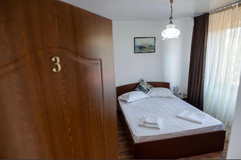 Hotel Vila Jean Bart Mangalia Exterior foto